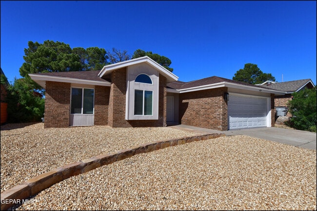 Building Photo - 609 Bristol Dr