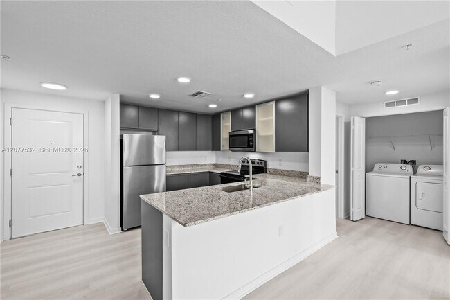 Foto del edificio - 5579 Millennia Park Dr
