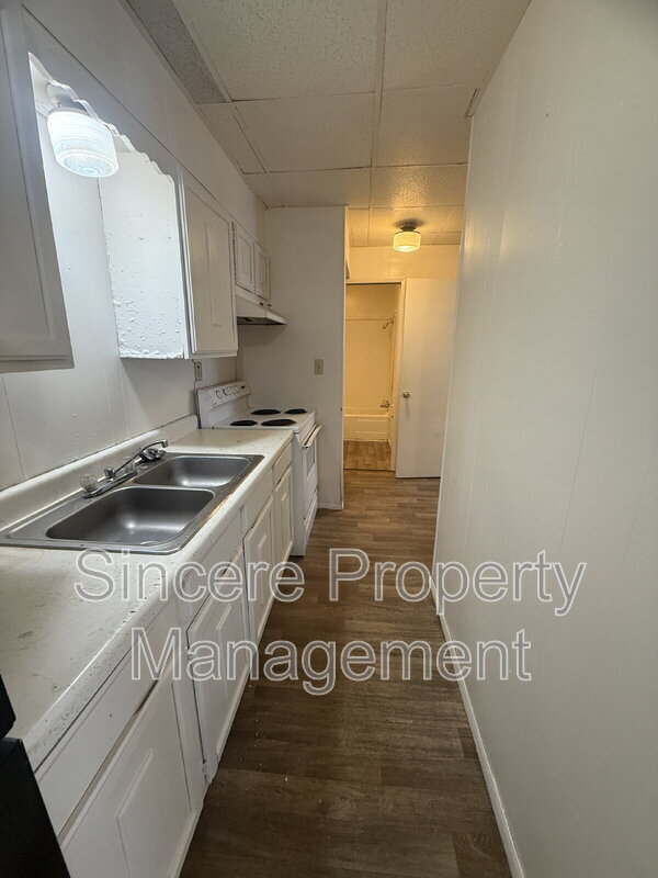 Foto del edificio - 813 N University St