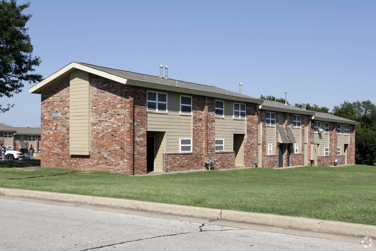 Building Photo - Mohawk Manor Apartments