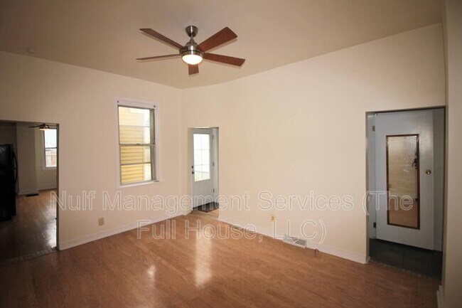 Foto del edificio - 452 Pearl St