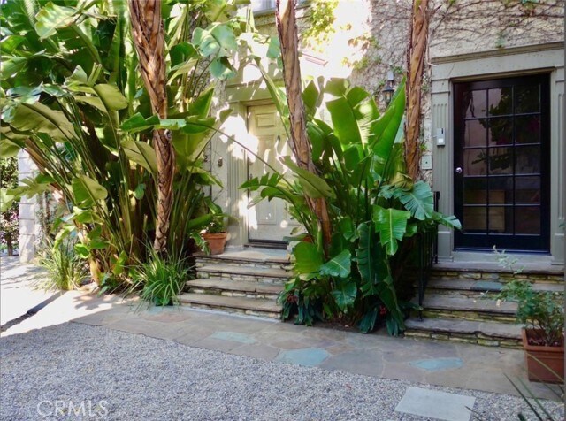 Foto principal - 5966 San Vicente Blvd