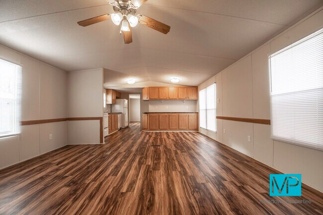 Foto del edificio - 829 Sunflower Ln