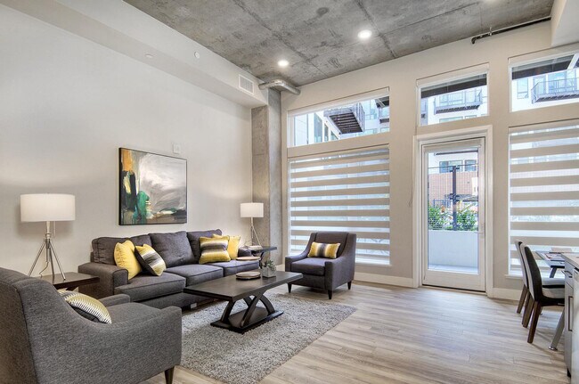 Foto del edificio - 400 San Antonio Rd