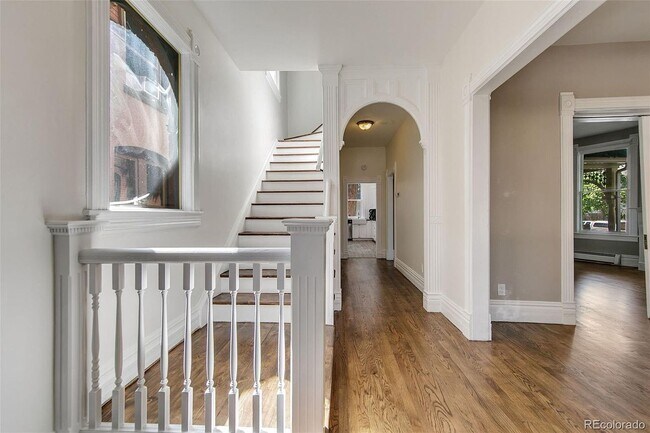 Open entry - 1000 E 23rd Ave