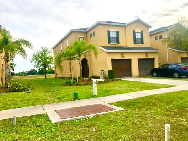 Move IN SEPTEMBER! Beautiful views- Corner... - Move IN SEPTEMBER! Beautiful views- Corner... Townhome