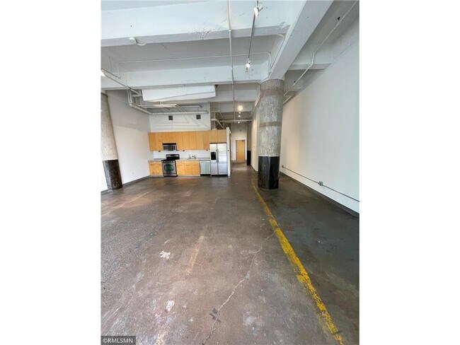 Building Photo - 700 N Washington Ave