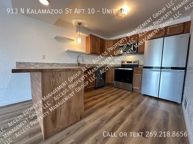 Building Photo - Beautifully remodeled 3 bed/1.5bath unit o...