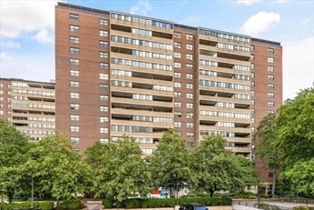 Foto principal - 2 Hawthorne Pl