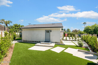 Building Photo - 7633 Yarmouth Ave