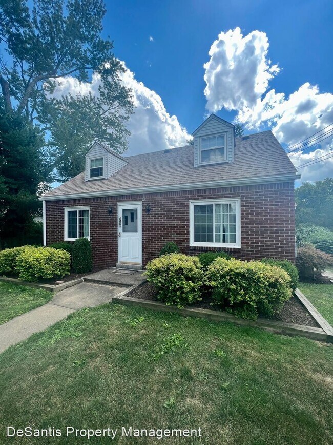 Building Photo - 3 br, 1.5 bath House - 506B McCoy Road
