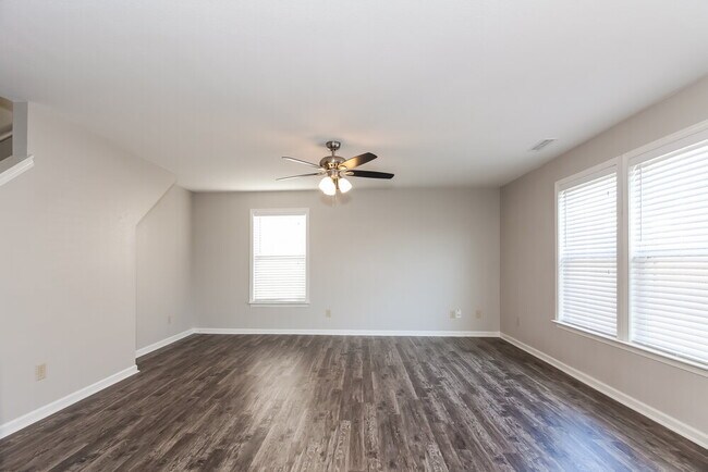 Building Photo - 943 Littleton Dr