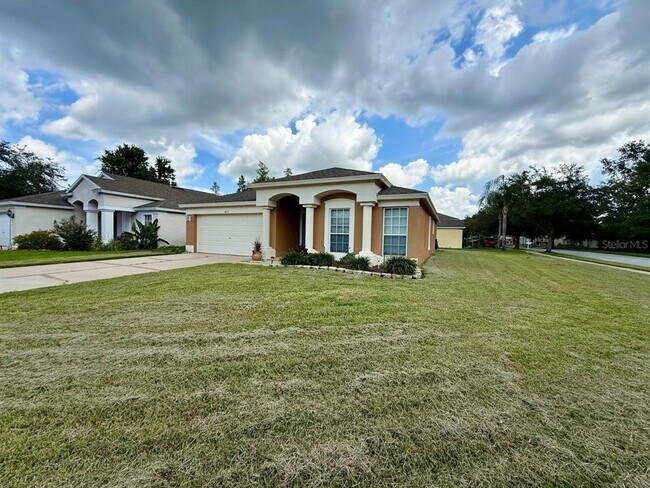 Building Photo - 5855 Count Turf Ln