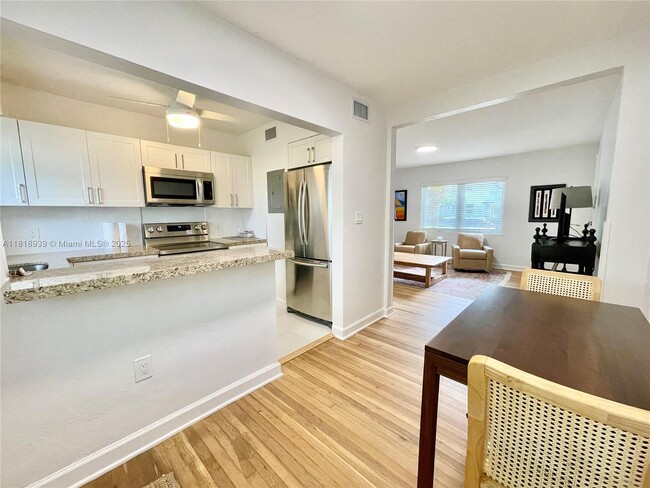 Building Photo - 5531 SW 78th St