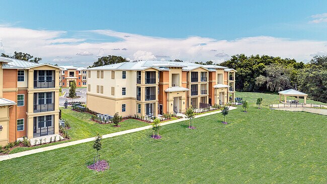 Exterior posterior del edificio - Wildwood Preserve Apartment Homes