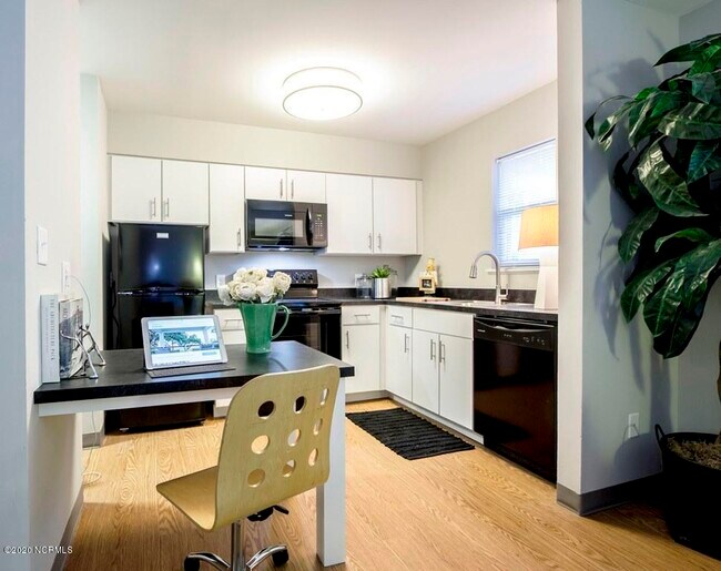 Foto del edificio - 1509 Little John Cir