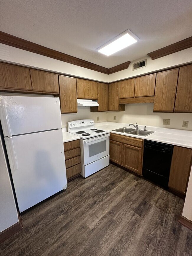 Building Photo - 1 Bedroom 1 Bathroom Condo!
