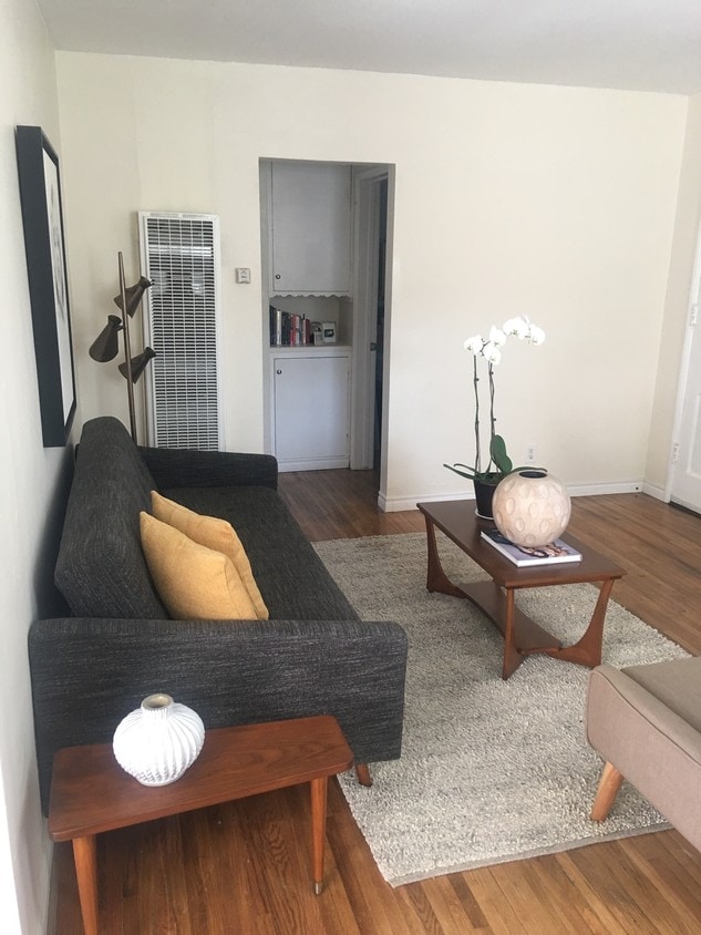 living room - 5117 Overland Ave