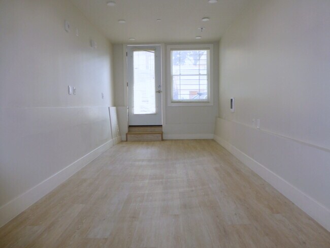 Building Photo - 1391 8th Ave
