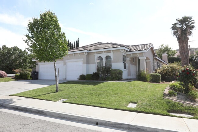 Building Photo - 39943 Capland Dr