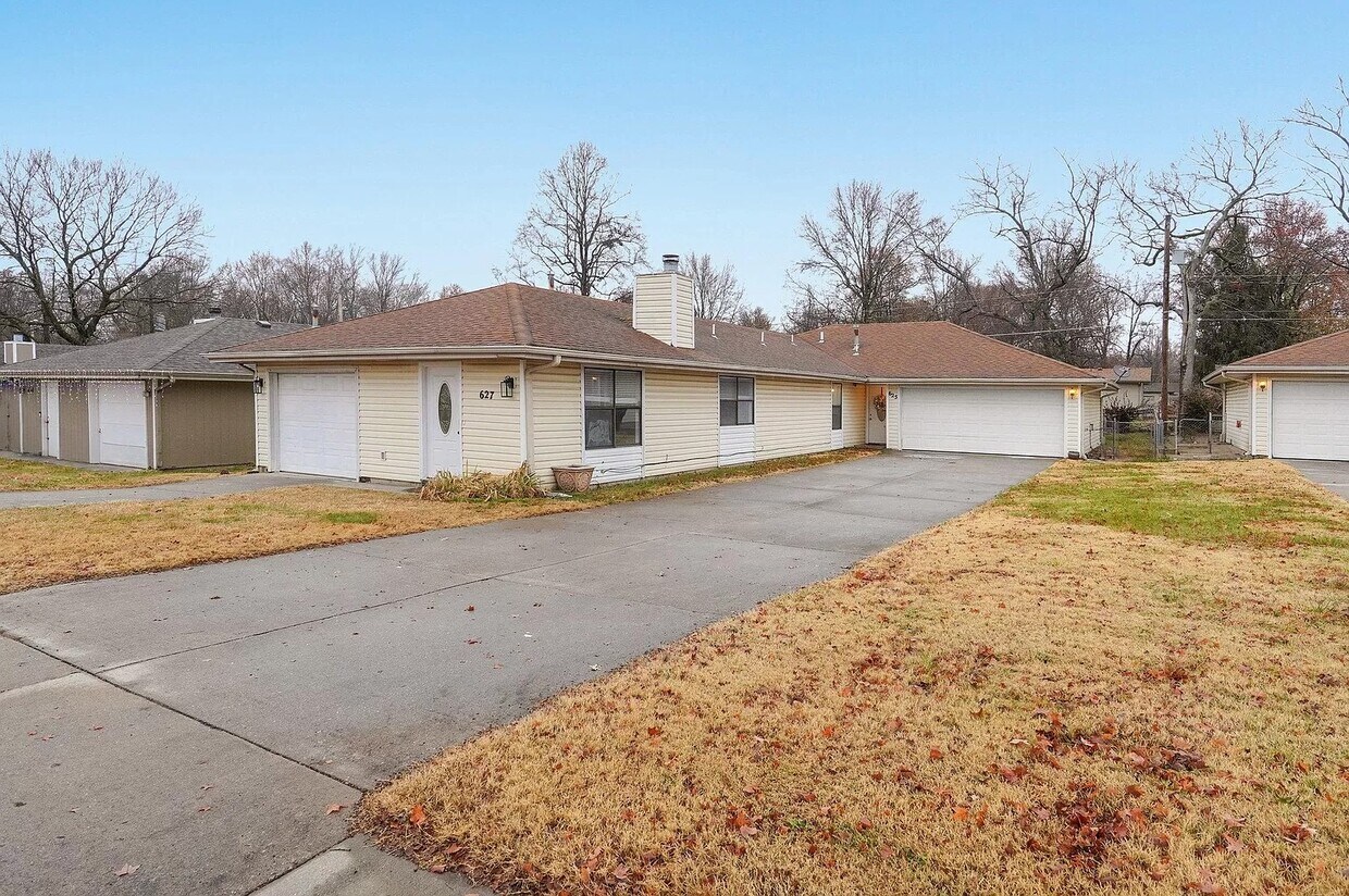 625 W Edgewood St, Springfield, MO 65807 Townhome Rentals in