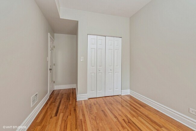 Building Photo - 6327 S Throop St