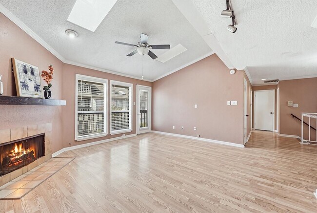Building Photo - 2277 S Kirkwood Rd