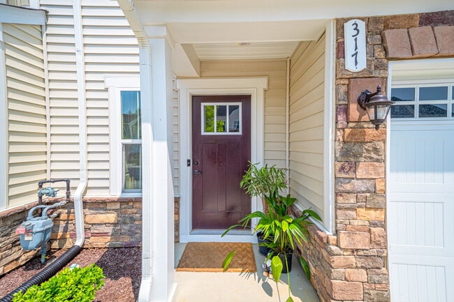 Photo - 317 Capeside Ct (Williamsburg, VA) Townhome