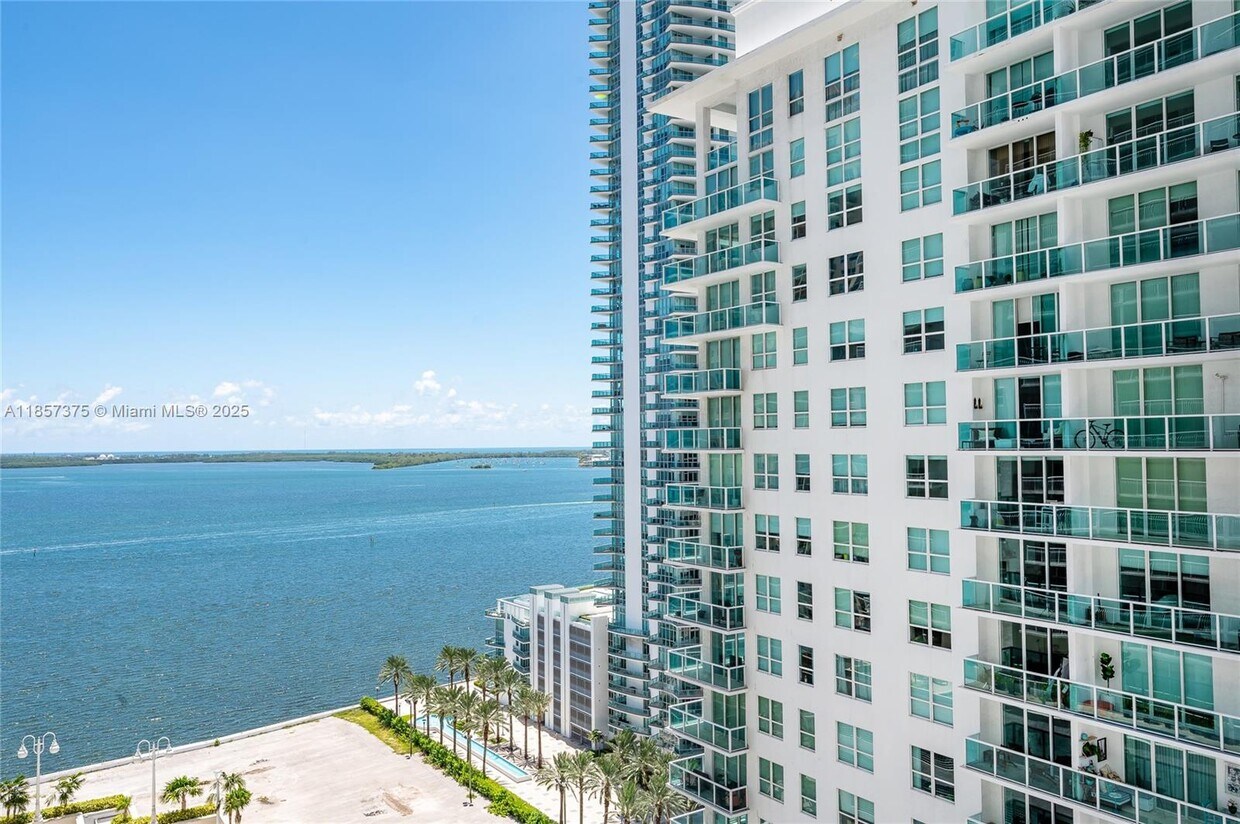 Primary Photo - 1200 Brickell Bay Dr