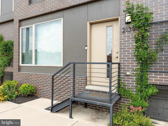 Foto del edificio - 2139 E Lehigh Ave