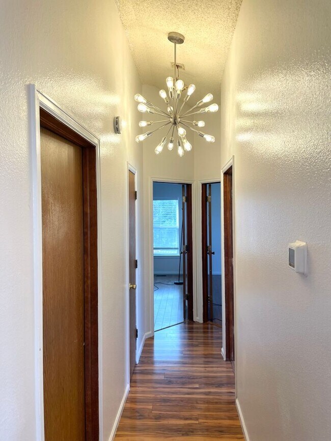 Foto del edificio - Newly updated home for rent in Seven Hills Neighborhood