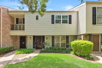 Building Photo - 12907 Trail Hollow Dr