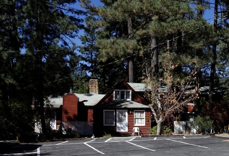 Primary Photo - Manzanita Apartments