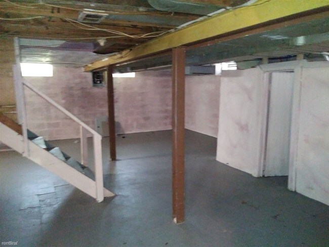 Building Photo - 18431 Teppert St