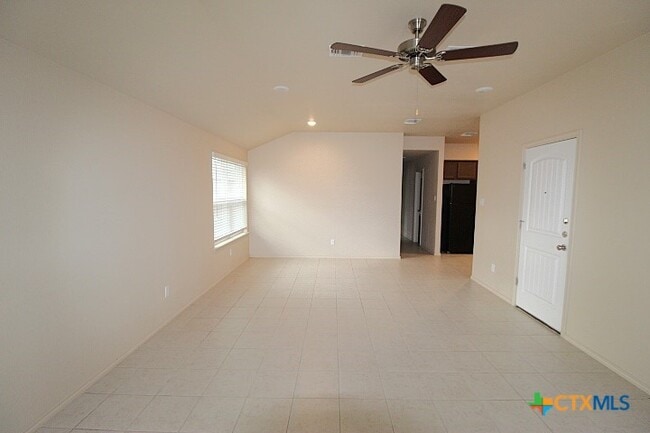 Building Photo - 1705 Montell St