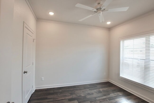 Building Photo - Luxury 3 Bedroom 2 Bath Townhomes in Bullard ISD!