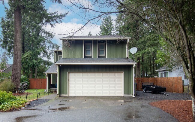 Building Photo - 3 Bedroom Home in Convenient Poulsbo Locat...
