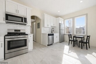 Building Photo - 265 N 17th St