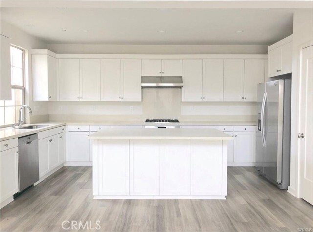 Building Photo - 110 Holly Springs
