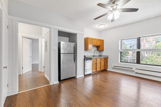 Building Photo - 4555 Malden St