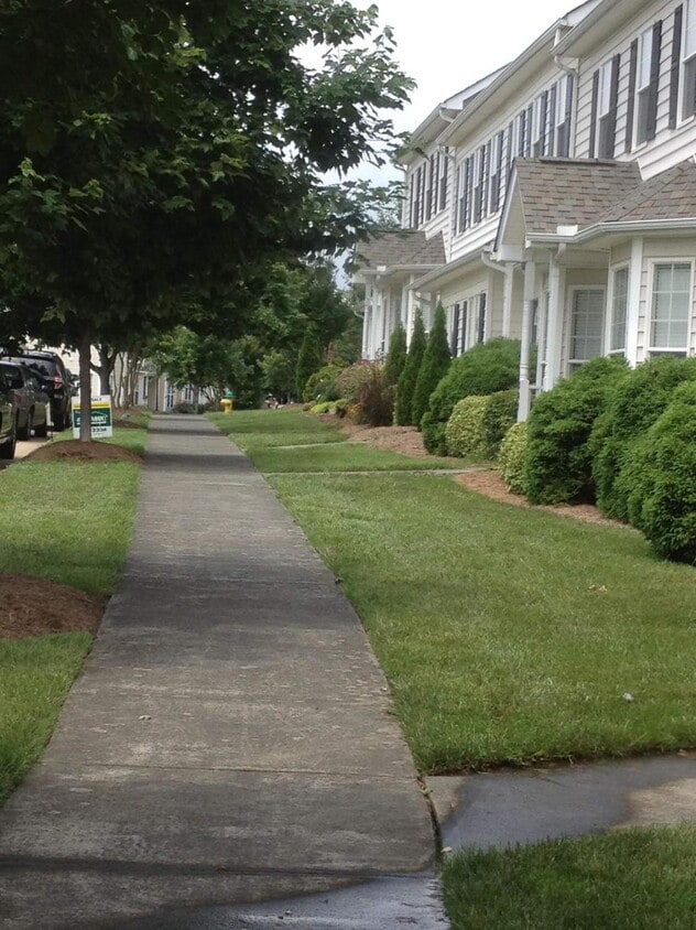 Foto principal - 305 Sugar Maple Ave