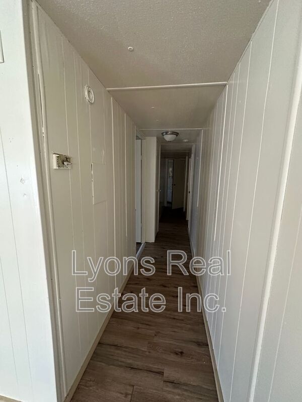 Building Photo - 8085 Tolles Dr