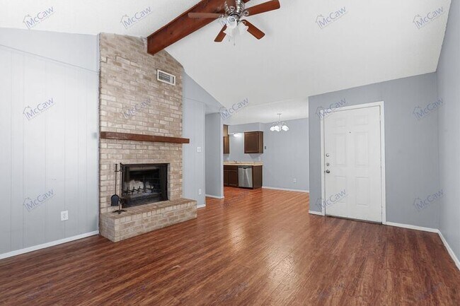 Building Photo - 694 Lantana Dr