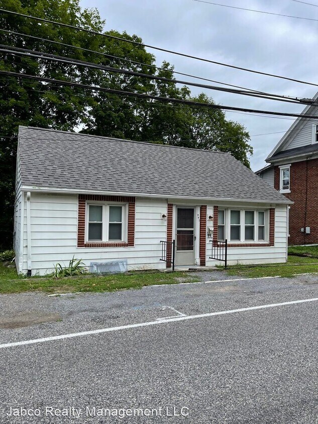 3 br, 1 bath House 947 W Water Street House Rental in Bellefonte