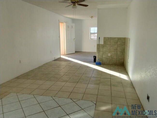 Foto del edificio - 890 Dodson Dr