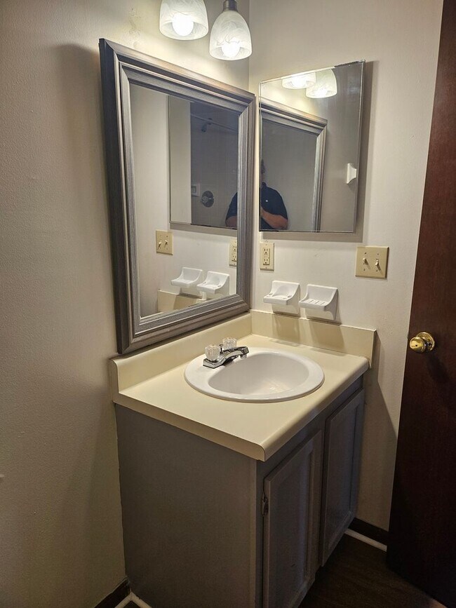 Foto del edificio - $1150 - Jefferson Square - Move in Special