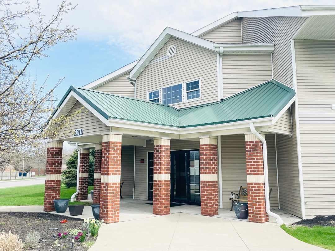 Entrada principal - Parkview Senior Apartments