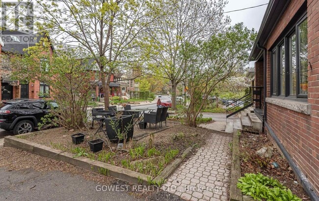 Building Photo - 312-312 Quebec Ave