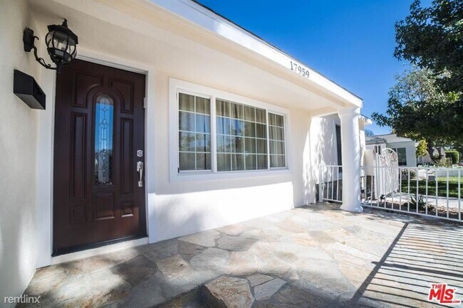 Foto del edificio - 4 br, 3 bath House - 17959 Duncan St