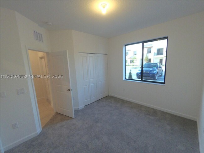 Building Photo - 312 NE 208th Terrace
